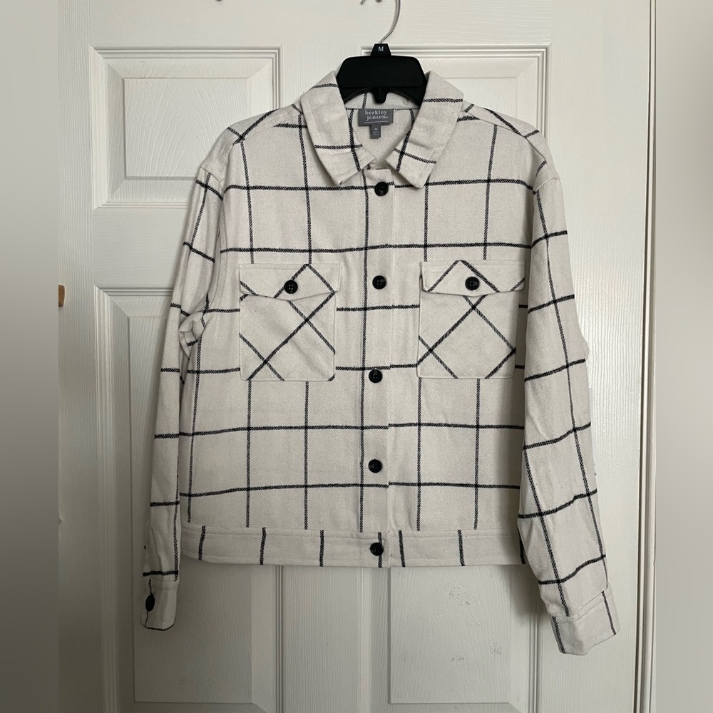 NWT Berkley Jensen size Medium White and Black Grid Bomber Jacket